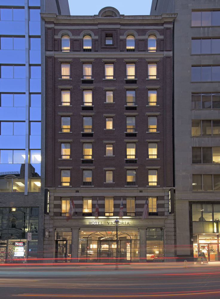 Hotel Victoria Toronto image 1